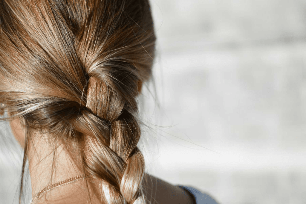 6 Tips How to Tackle Hair Static and Flyaways 1 Hair Static and Flyaways